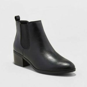 A New Day Black Ellie Chelsea Boots, Size 8